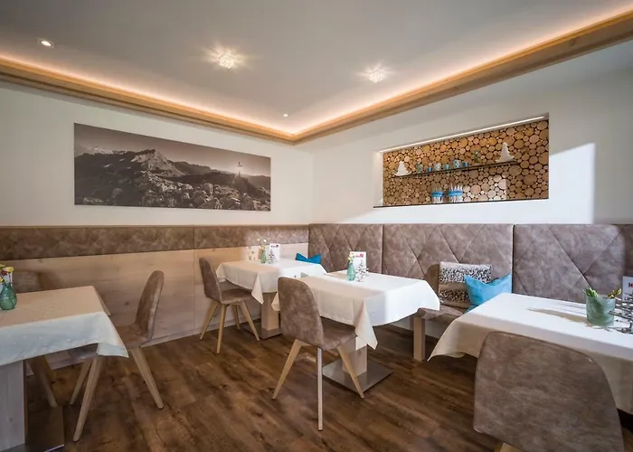 Maximilian 3* 메이른호픈